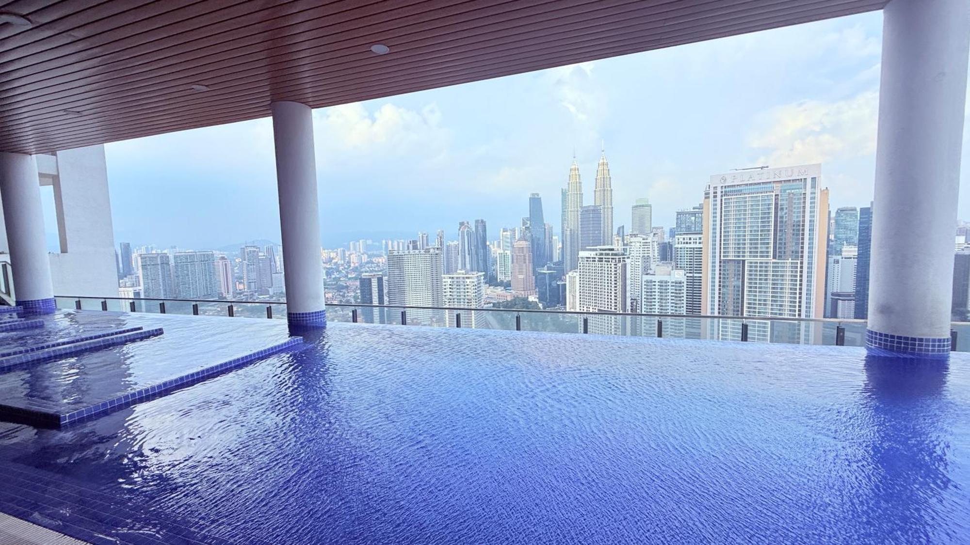 Colony Deluxe Klcc *