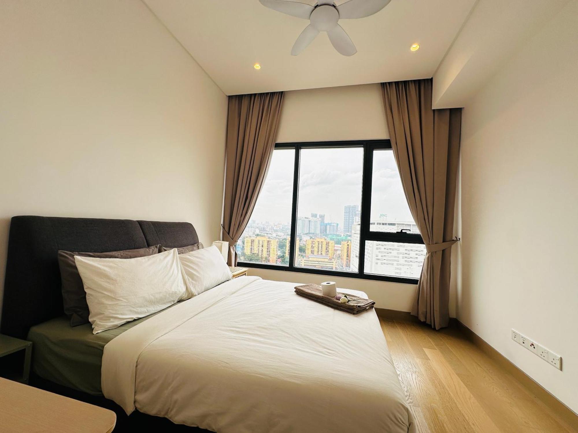 Smart At Lucentia Bbcc Lalaport Apartment