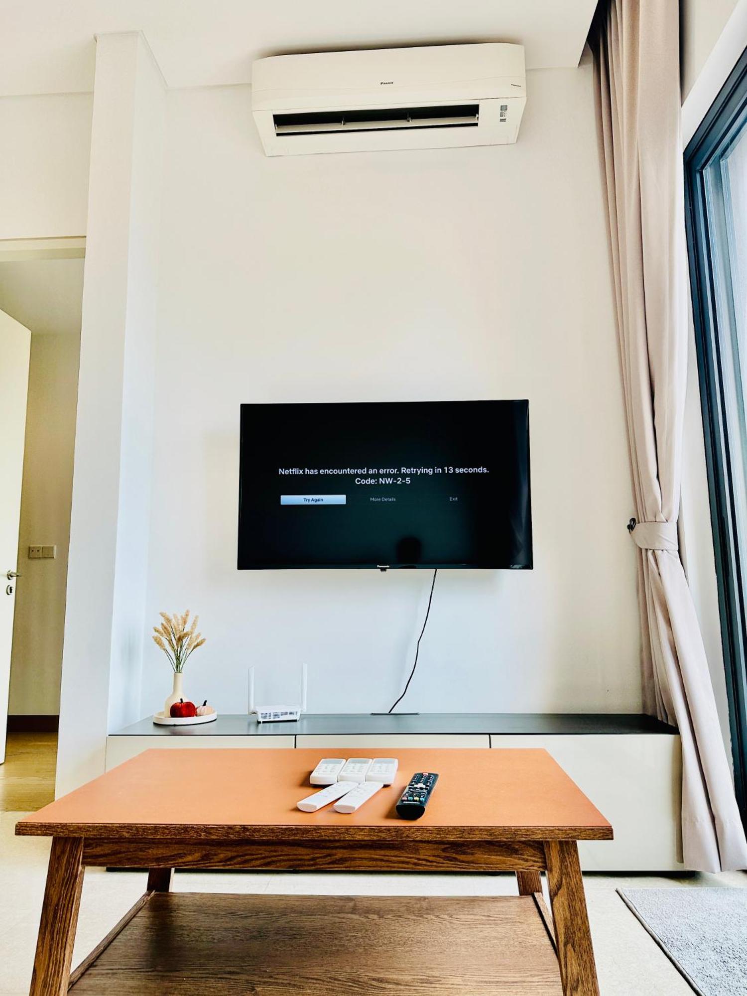 Smart At Lucentia Bbcc Lalaport Apartment *