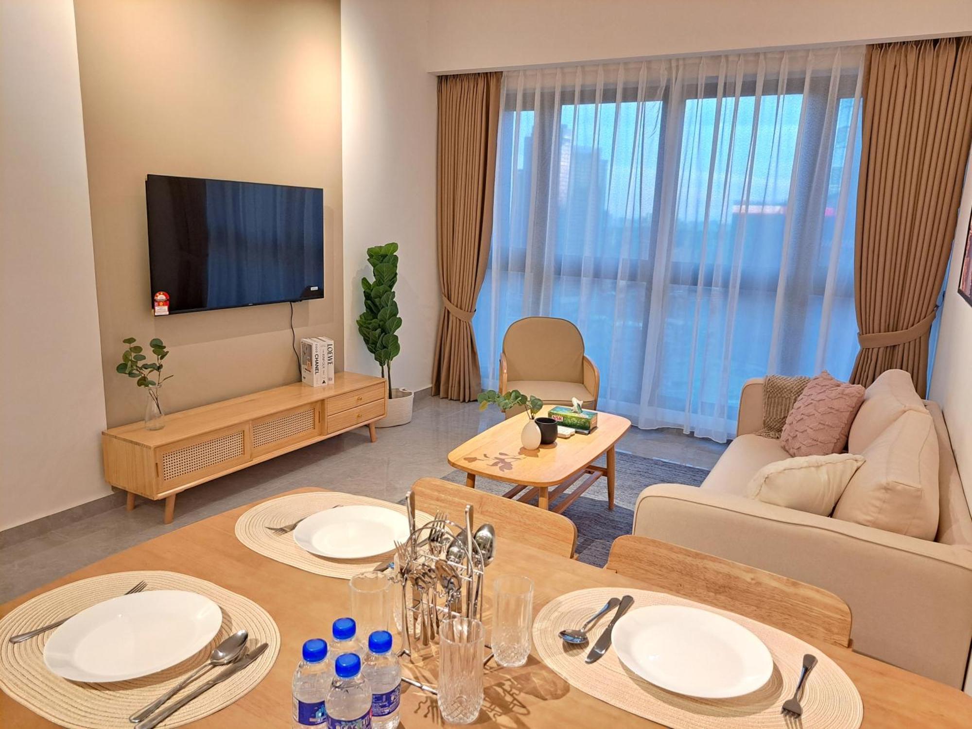 Apartment Agile Royal Trx By Kl