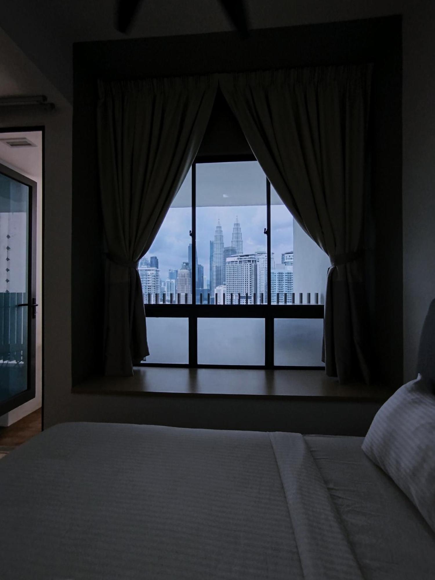 The Colony Klcc View By Nzv Apartemen *