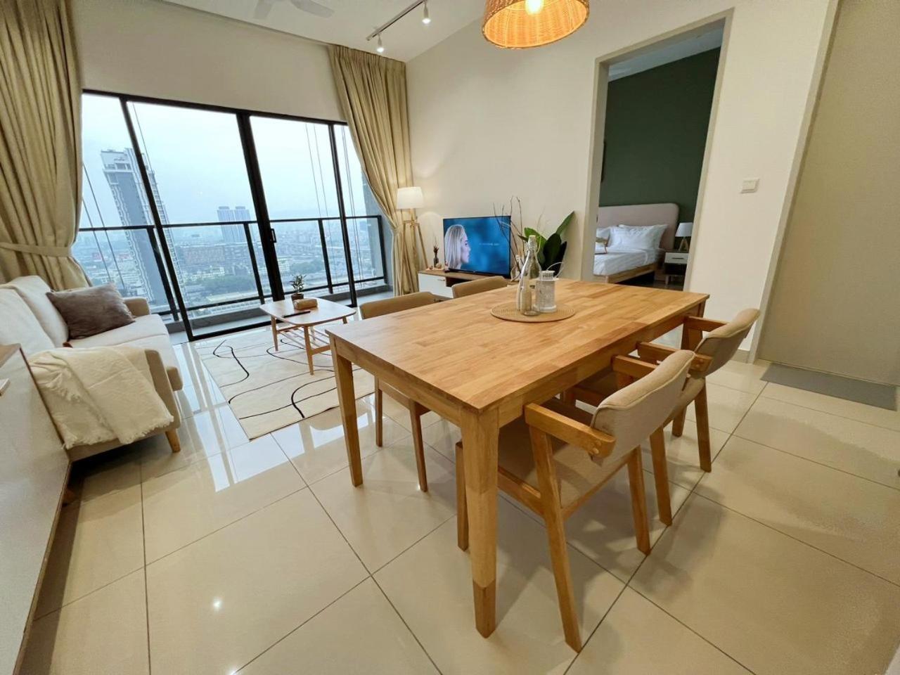Apartment Klcity & Klcc View Modern Style 2r2b - 6 Pax *