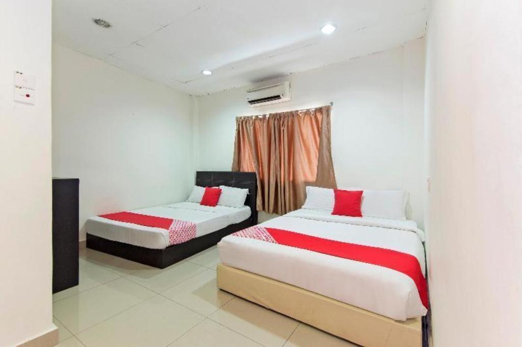 Oyo 304 Zero Hour Hotel