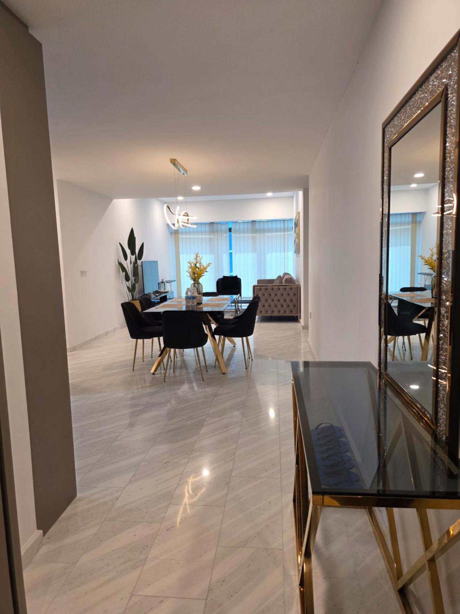 Eaton By Nexus Apartment *