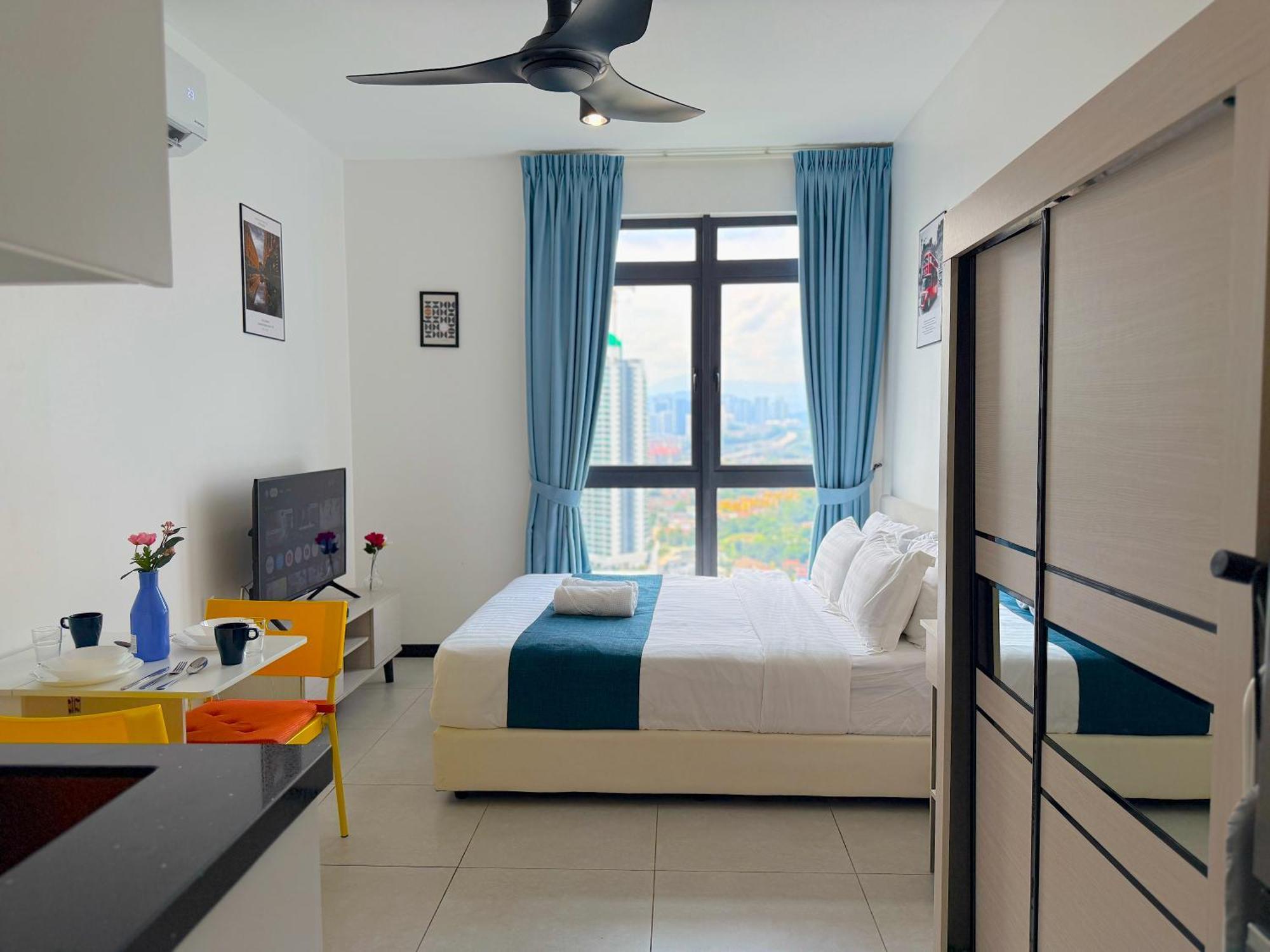 Neu By Serenity Homes Near Gleneagles, Klcc & Lrt Kuala Lumpur