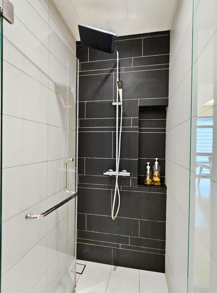 Anggun Residences Klcc: Near Monorail And Bukit Bintang Apartamento