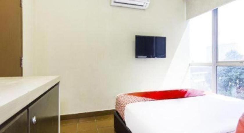 Oyo 90429 Narasindo Hotel