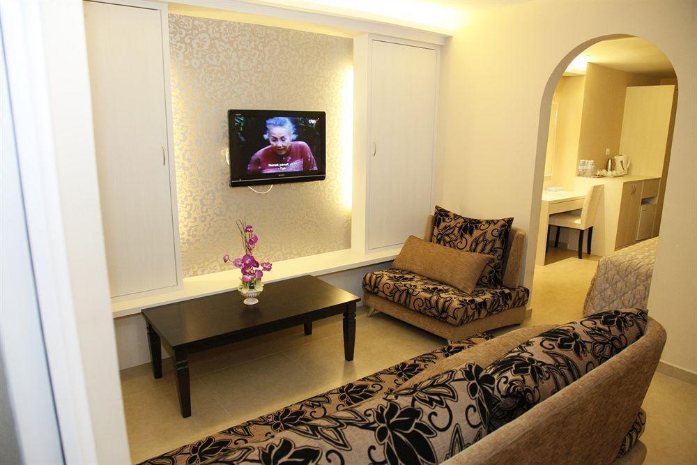 Kingston 1 , Bukit Bintang 3*