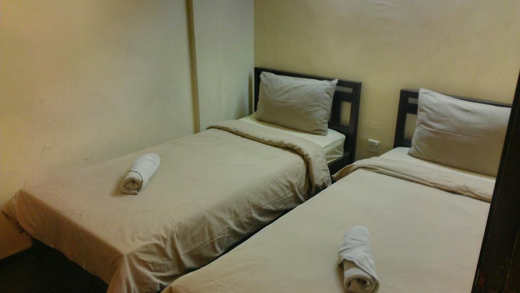 Oyo 106 Zodiac Golden Palace 2*