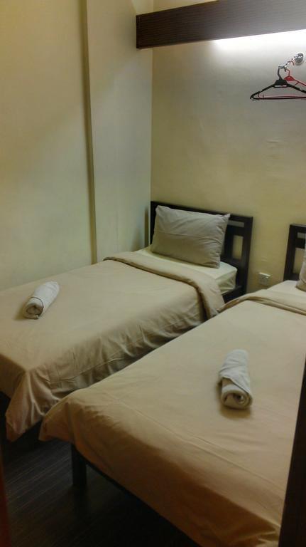 Hotel Oyo 106 Zodiac Golden Palace