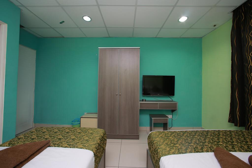 Inn Lacomme 3*
