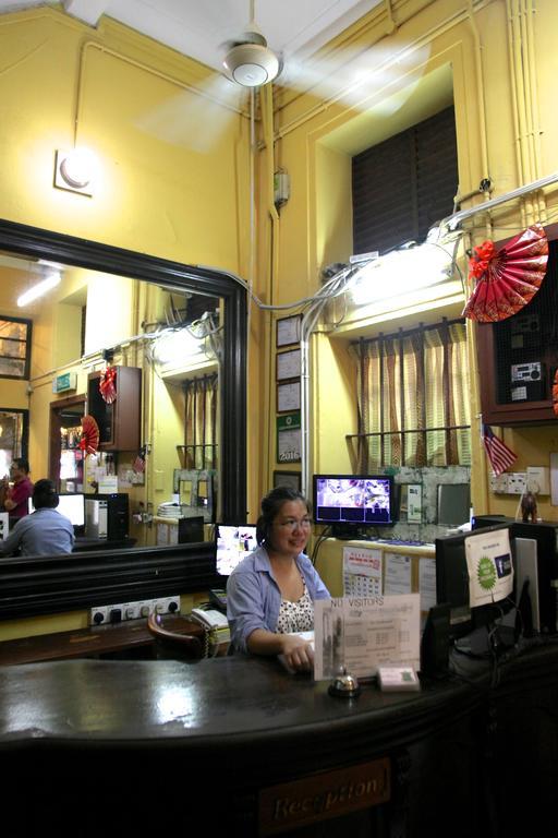 Grocer's Backpackers Hostel *