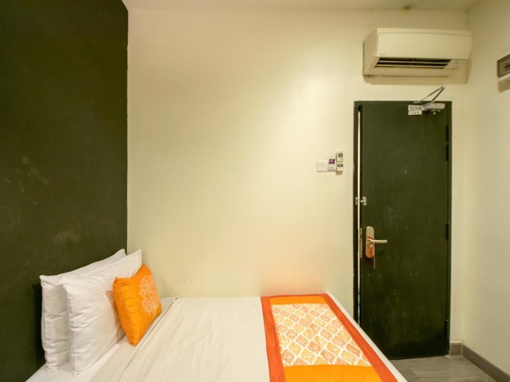 Oyo Premium Times Square Hotel 3*