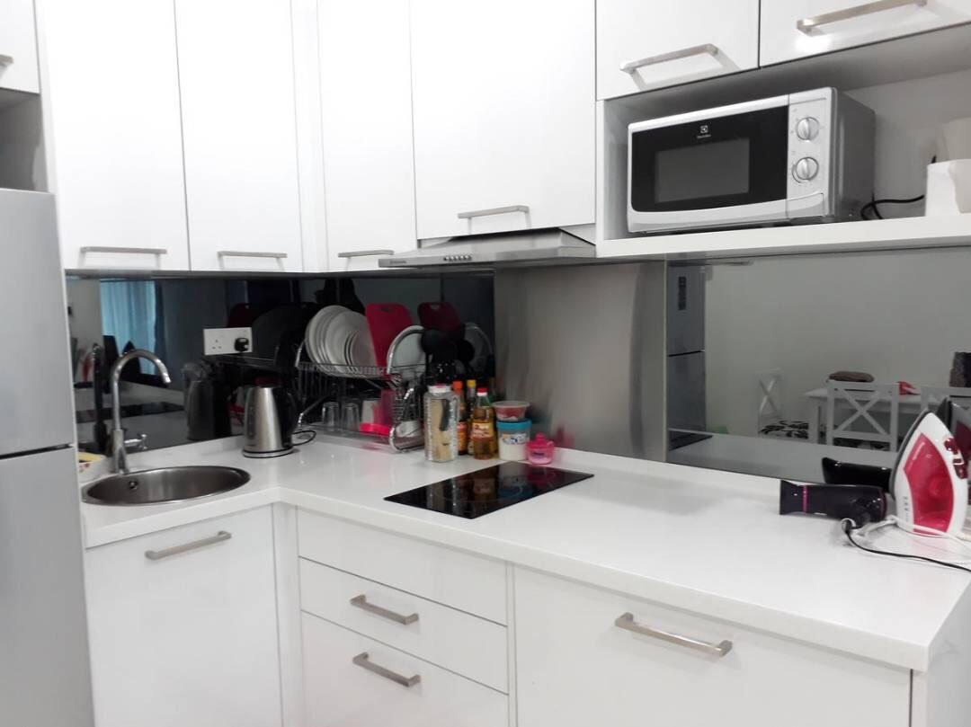 Mercu Summer Suite Apartment