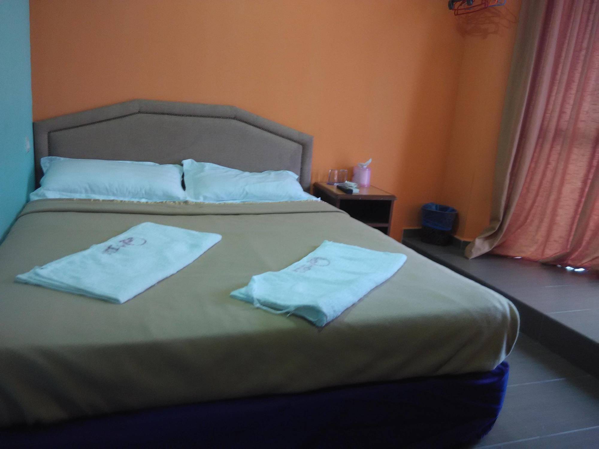 Oyo 1094 Q One Dengkil * Kuala Lumpur