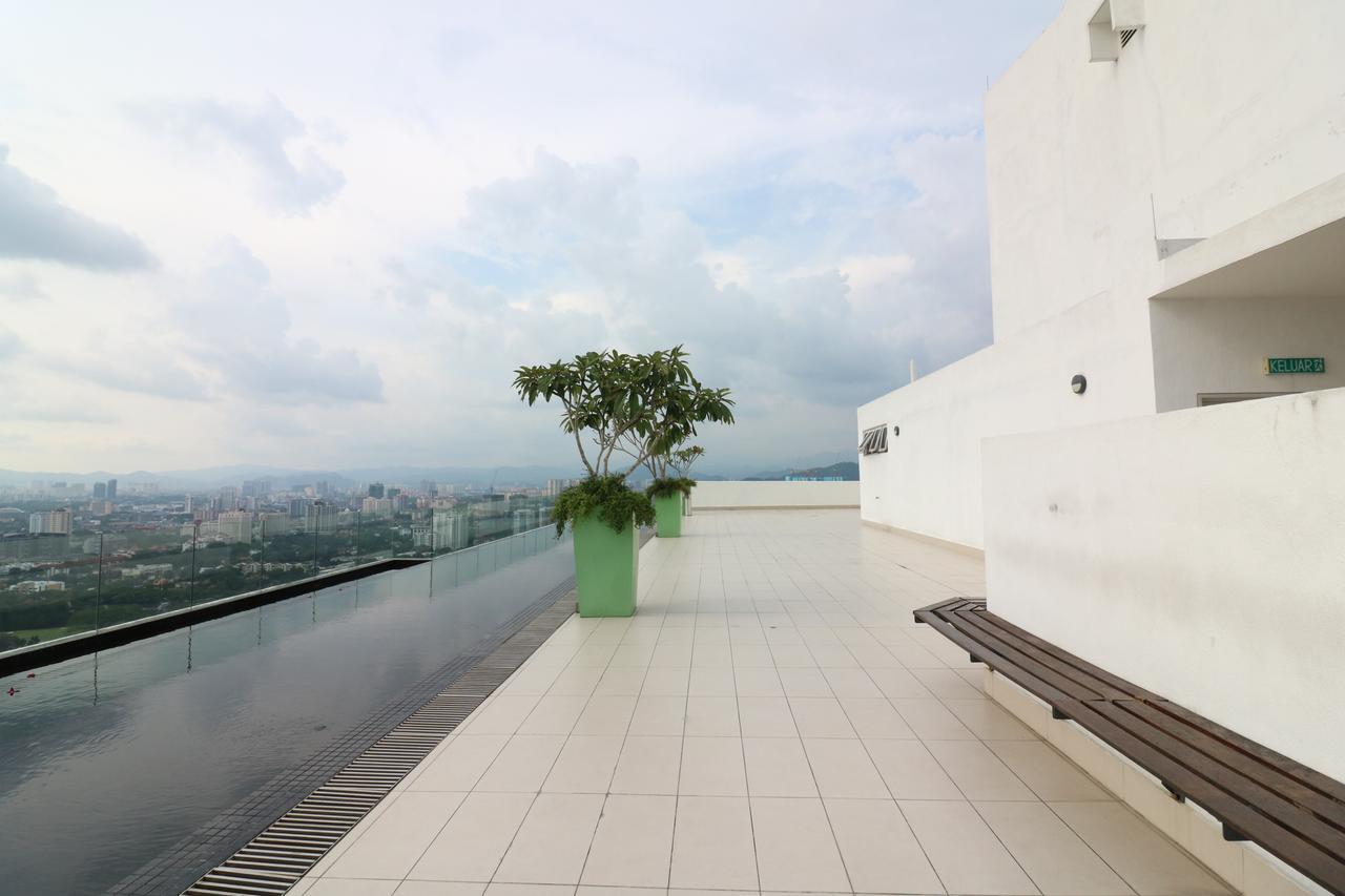 Victoria Sentrio Suites Apartment