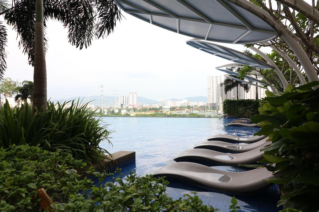 Victoria Sentrio Suites