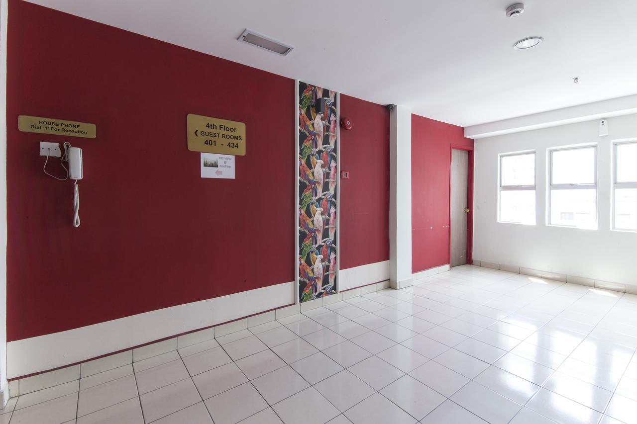 Hotel Oyo 182 Simms Grand