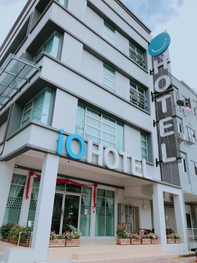 Io Capsule hotel