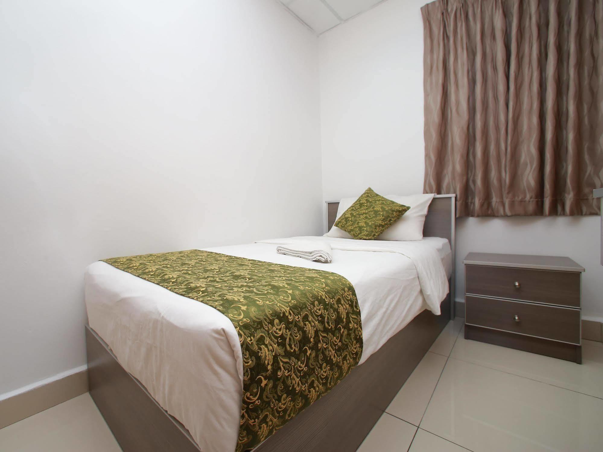Lacomme Inn 3*