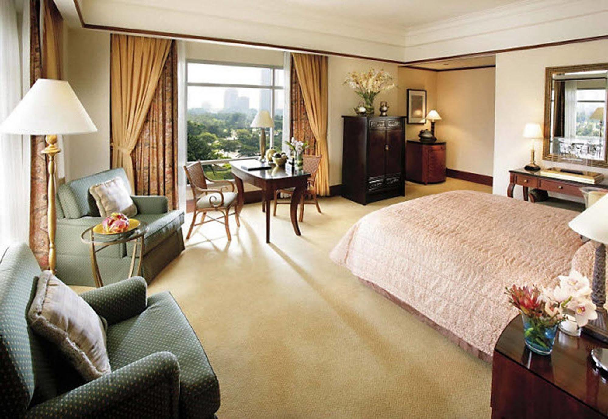 Mandarin Oriental, Hotel