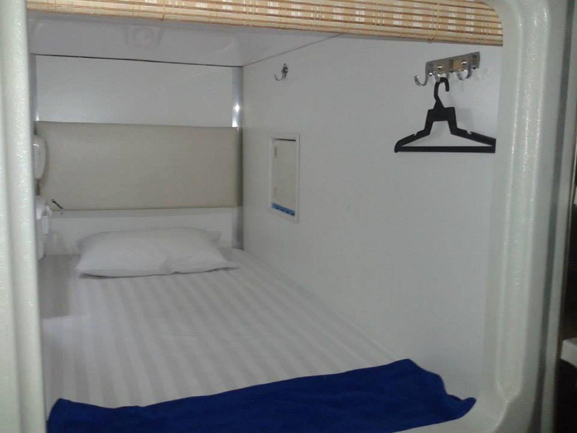 Hotel Ufo Capsule *