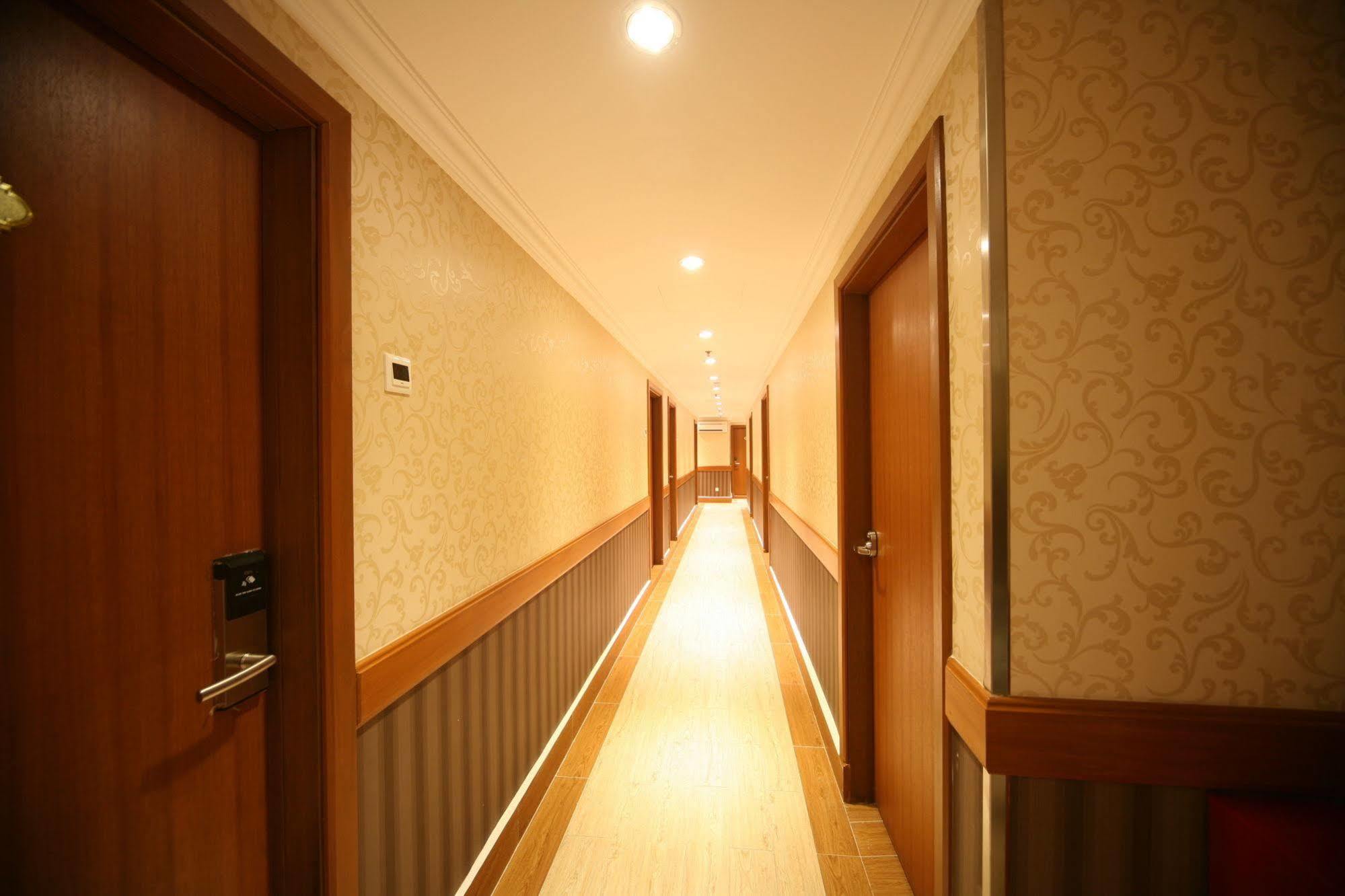Cardogan Hotel