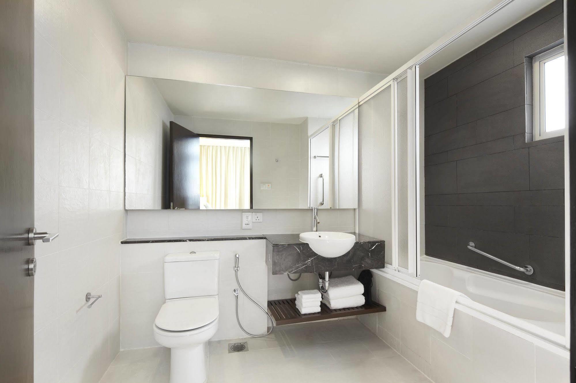 Hotel Parkroyal Serviced 5*