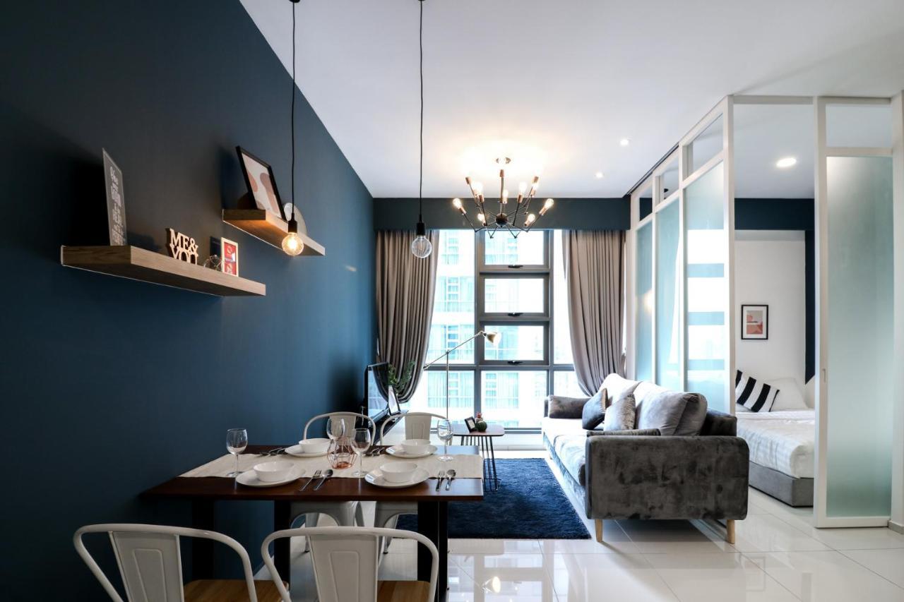 Victoria Robertson Apartment