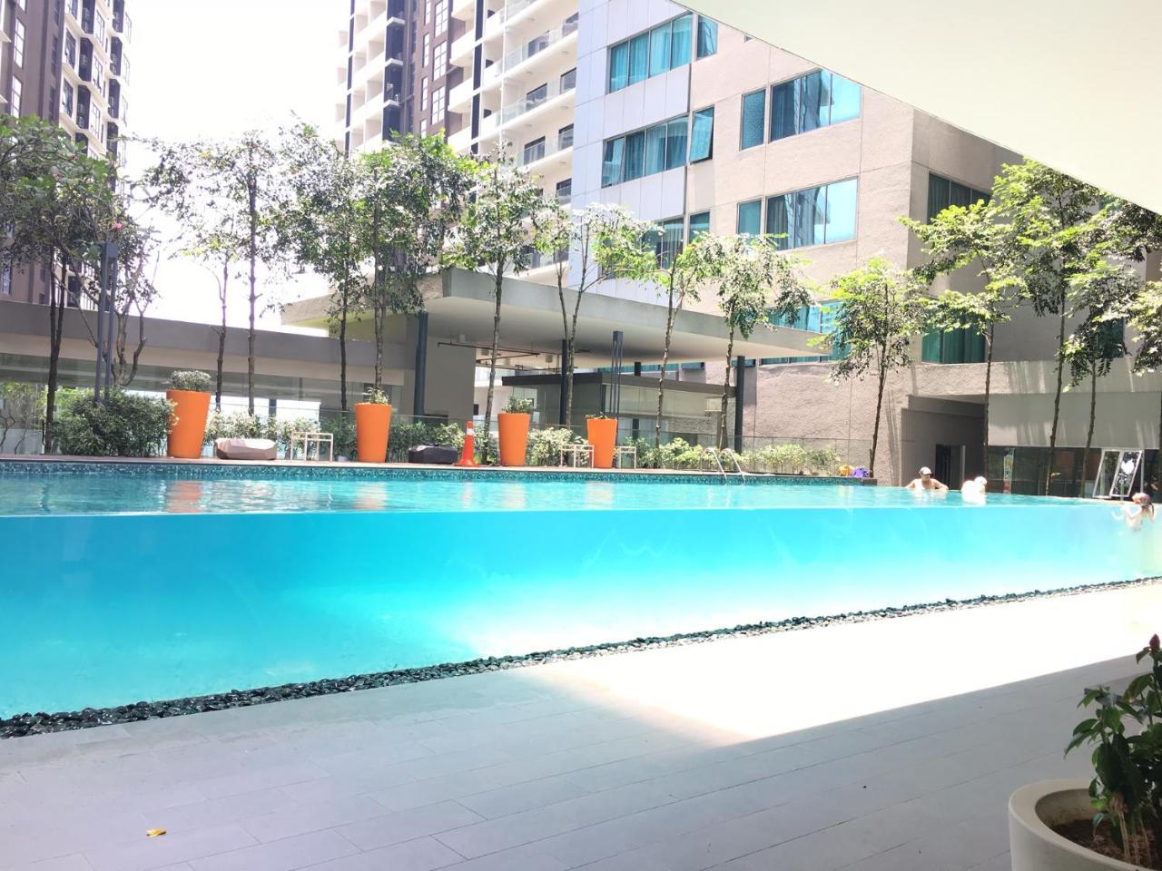Mercu Summer Suite