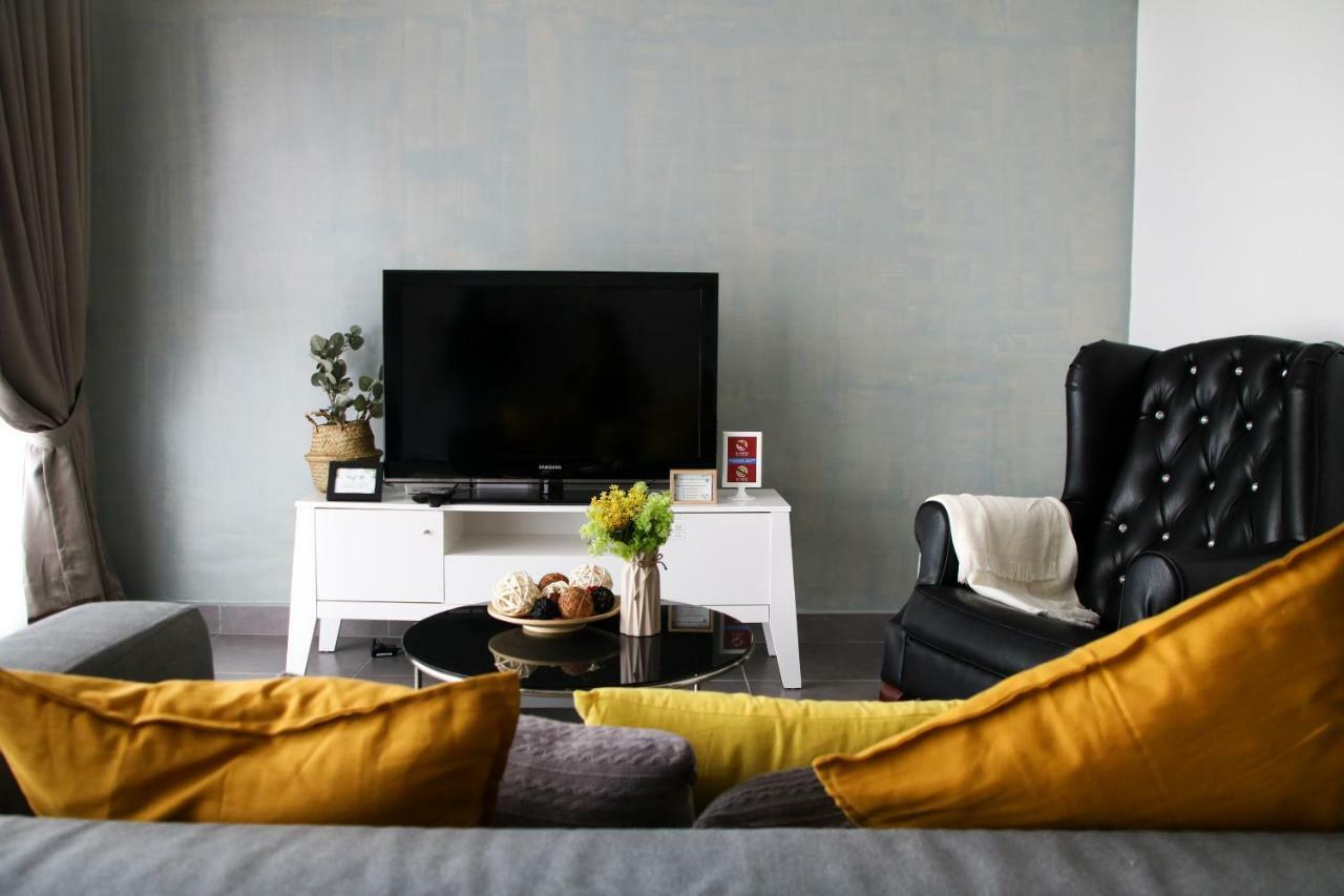 Victoria Sentrio Suites Apartment