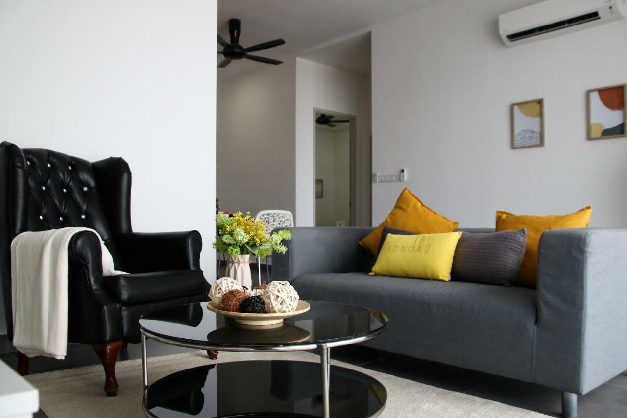 Victoria Sentrio Suites *
