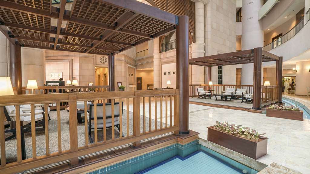 Aparthotel Ambassador Row By Lanson Place 4*