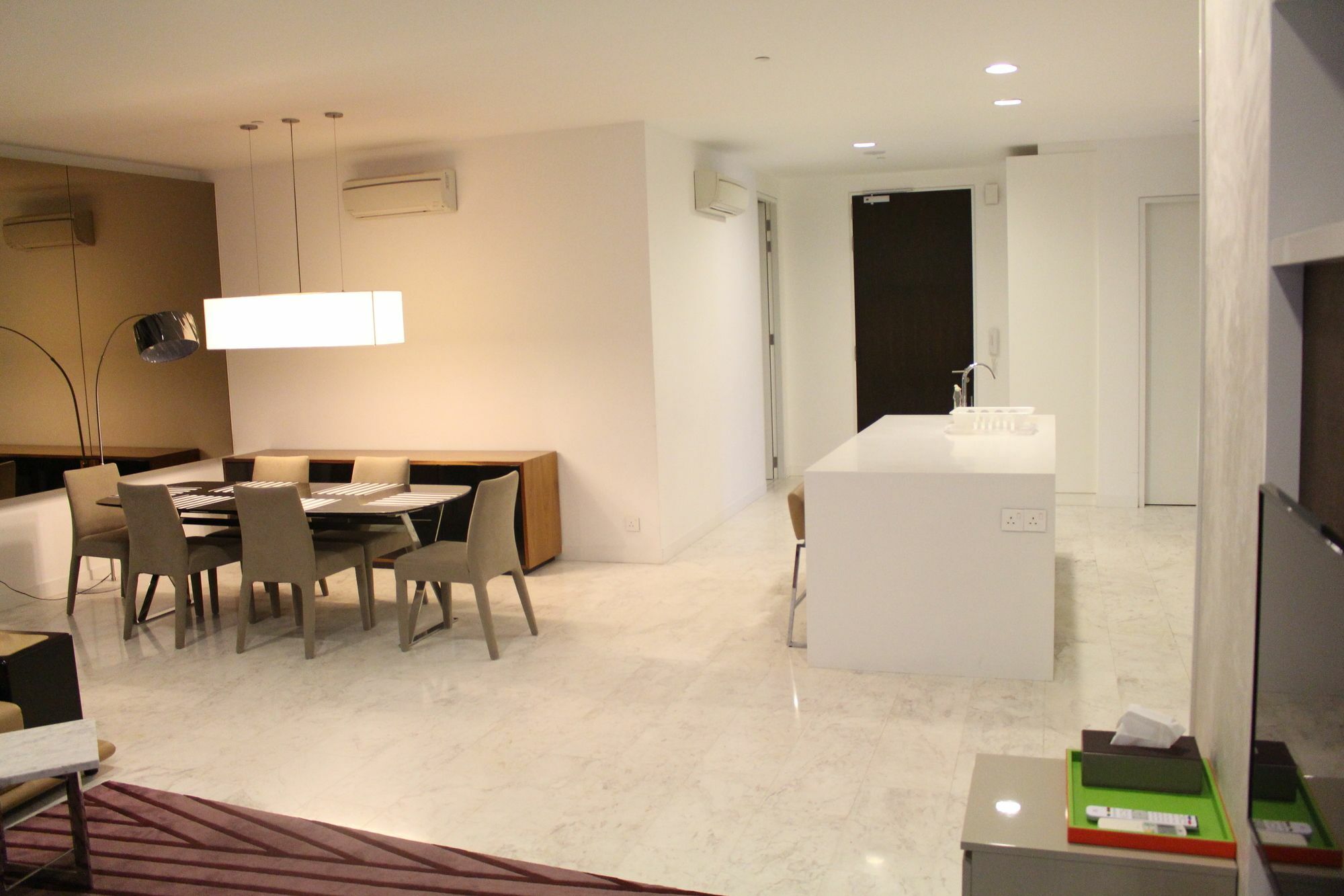 Royal At Platinum Apartment