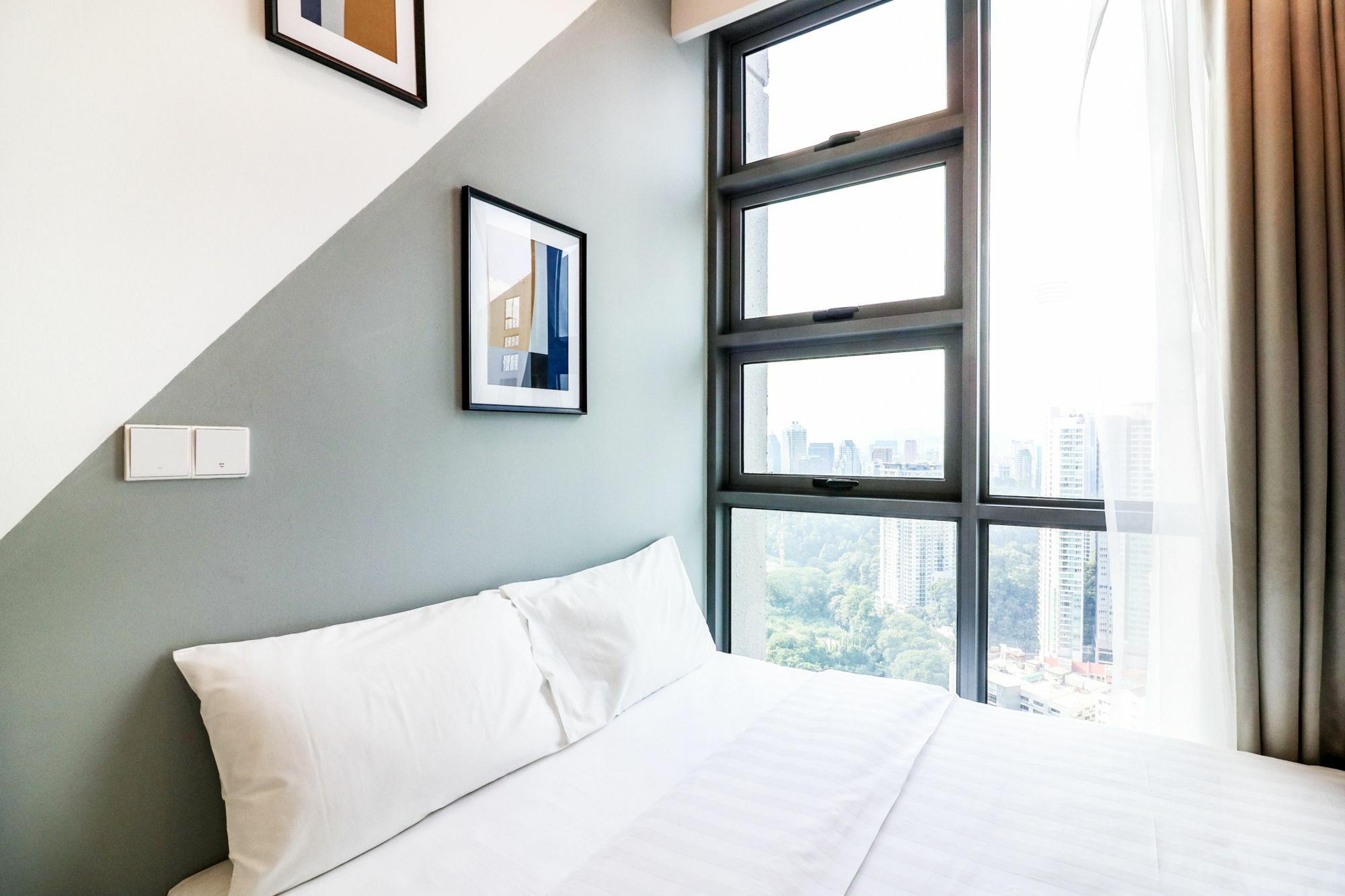 Victoria Robertson Kuala Lumpur