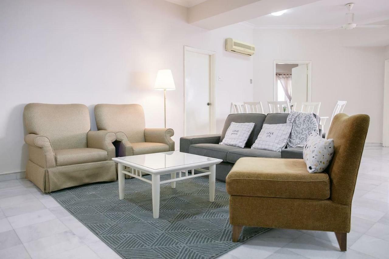 3Br Villa Puteri Near Sunway Putra, Pwtc + Parking Apartment