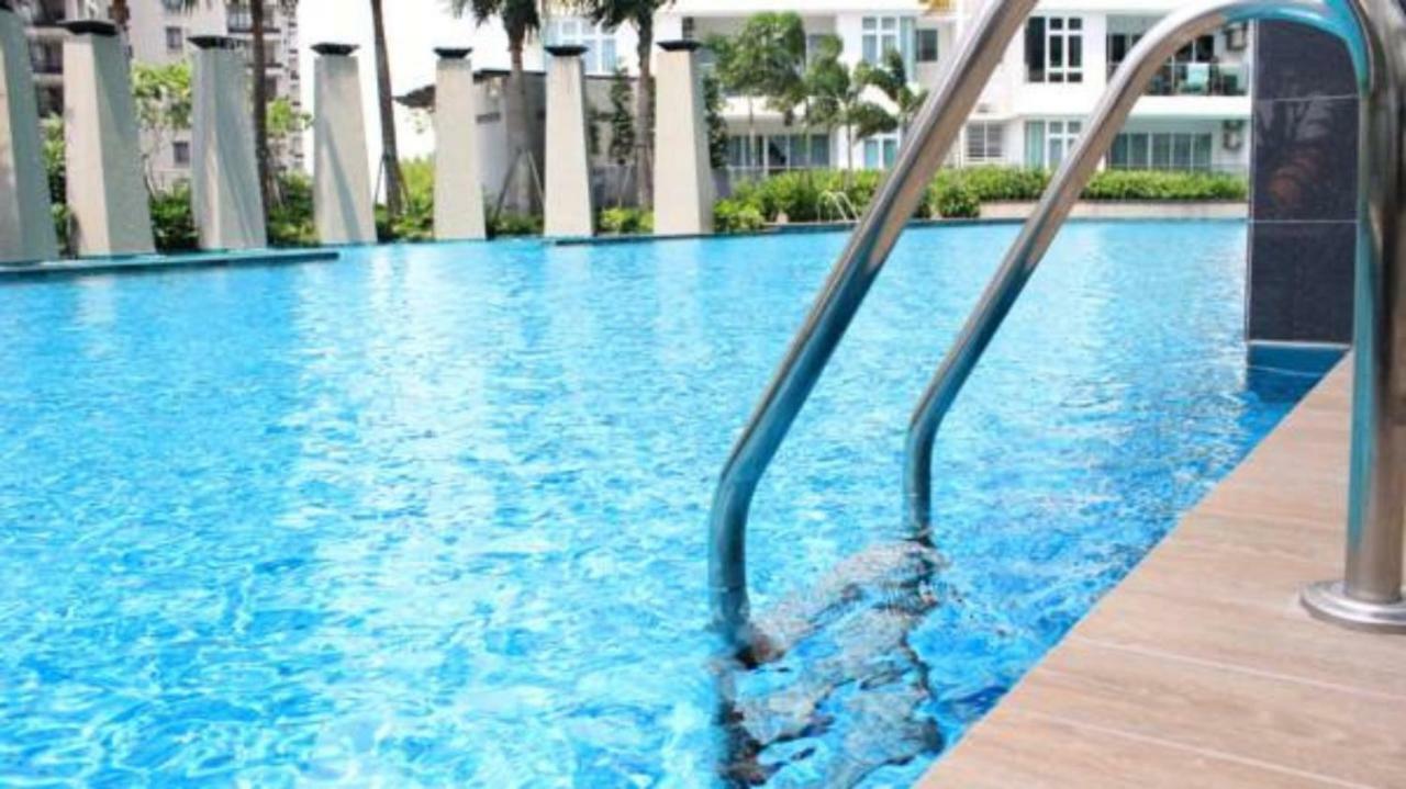 Royal Regent Condominum By Ihost *