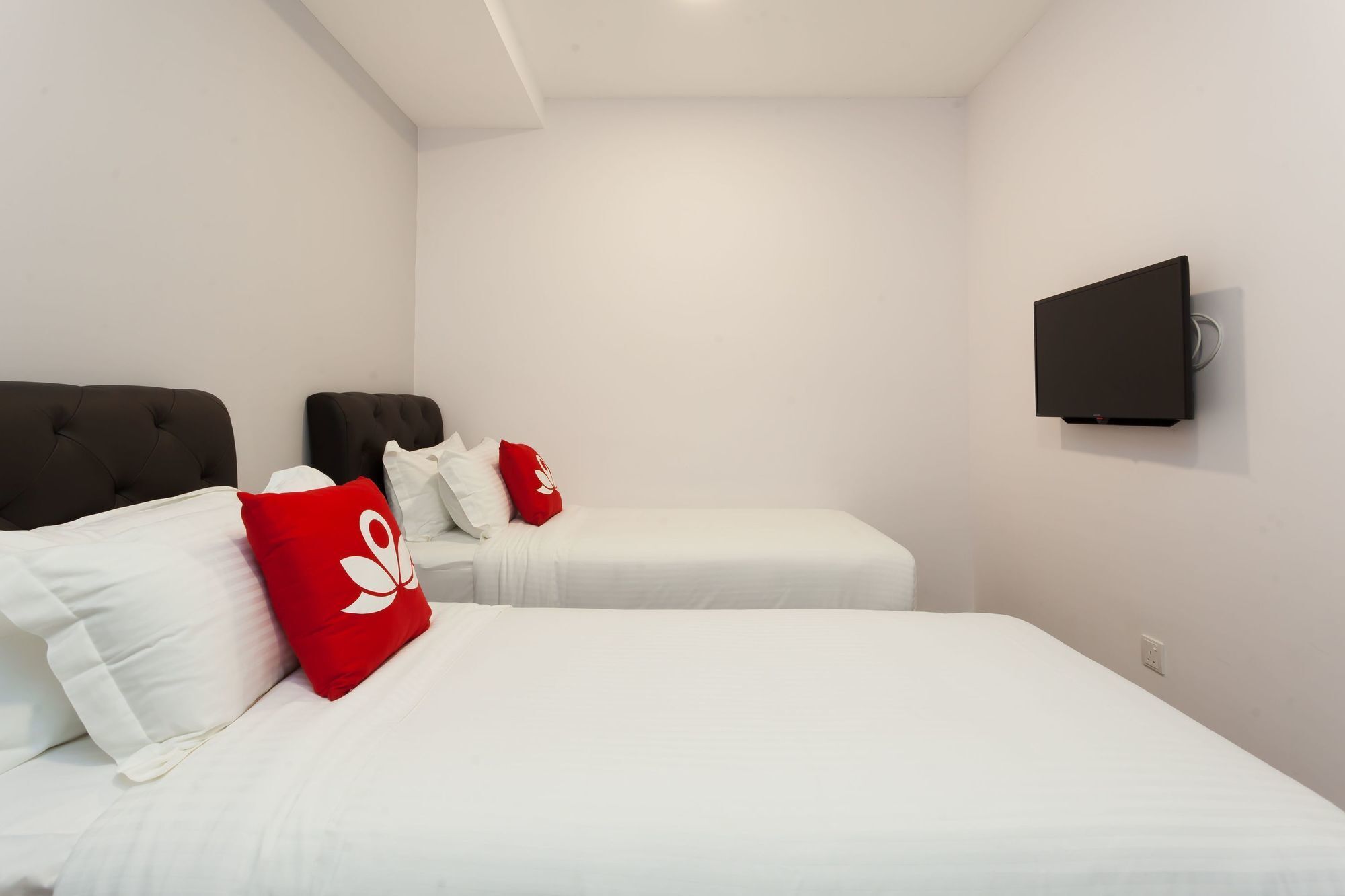 Zen Happy Garden Hotel 2*