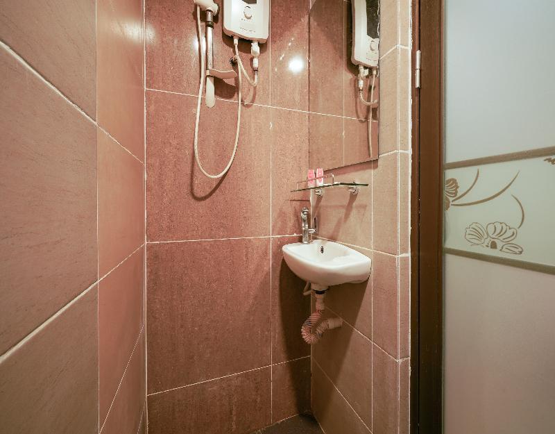 Oyo 43958 Enrich Hotel
