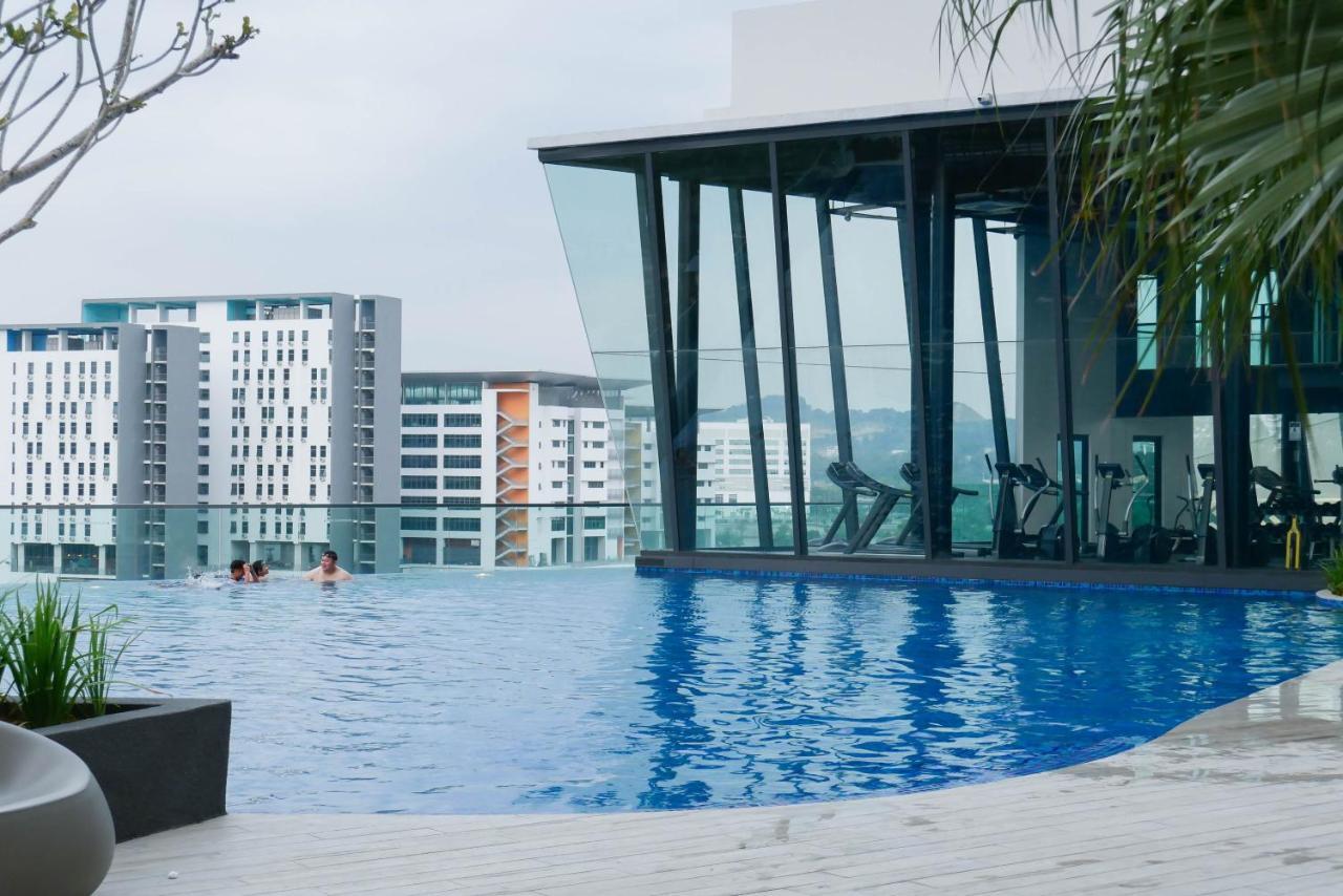 Premium Homestay Near Stadium Bukit Jalil Apartment *