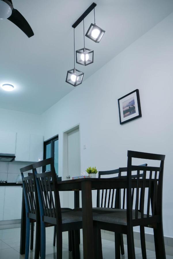 Premium Homestay Near Stadium Bukit Jalil Apartment *