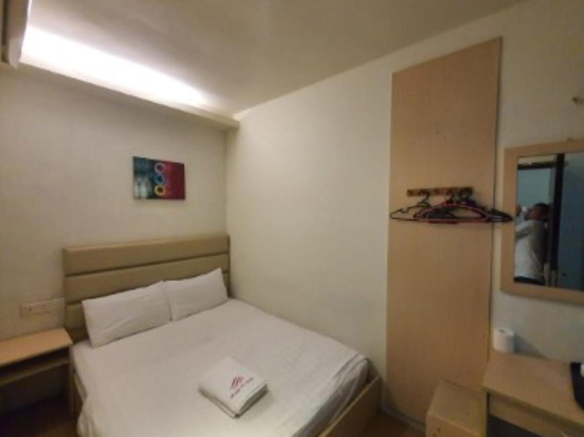 Hotel Oyo 89837 Ocean 77 2*
