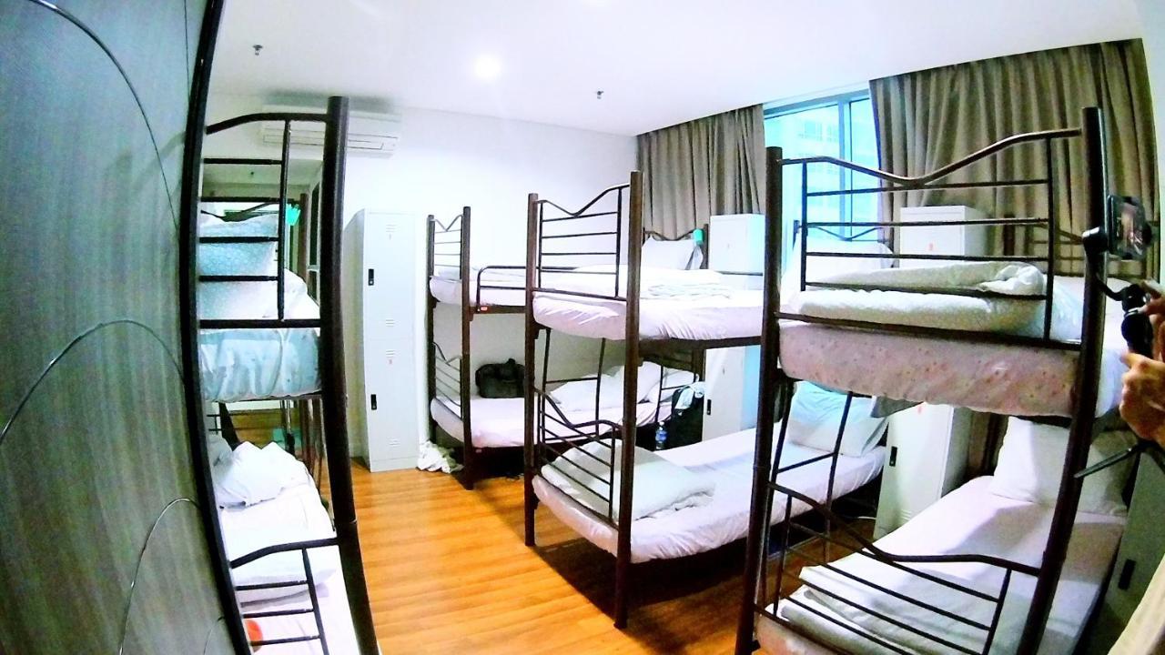 Hostel Twin Towers Dorms *