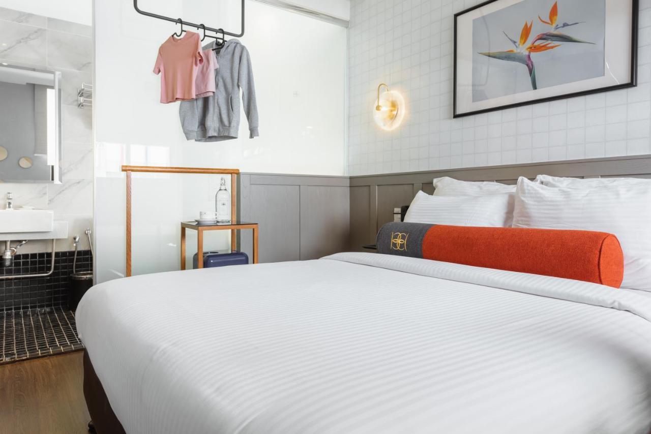 Hotel & Bella Boutique