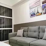 Revo At Aurora Place, Pavilion 2, 5 Minutes To Axiata Arena Bukit Jalil Free Wifi By De Harlequins Guesthouse