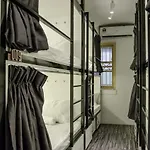 Oyo 90121 Summer House Bed & Cafe