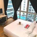 Klcc Inifinity Pool - The Regalia Residences & Suites By Kl Minsu