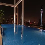 Cl137B Modern Balcony Klcc View & Infinity Pool