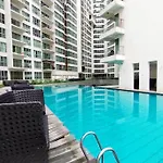 6 Pax Regalia Suite & Residences - Infinity Pool With Kl City View