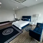 Honeymoon Suite By A Legacy Hotel - Klcc Lake View